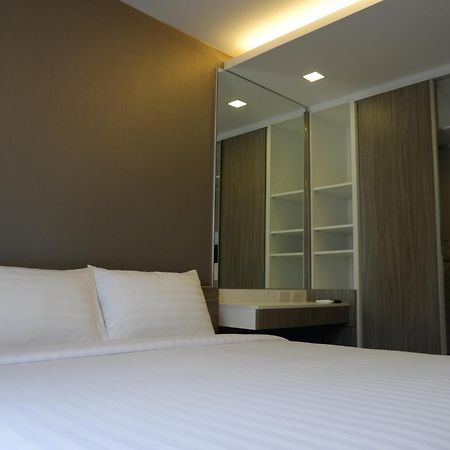 18 Residence Bangkok Buitenkant foto